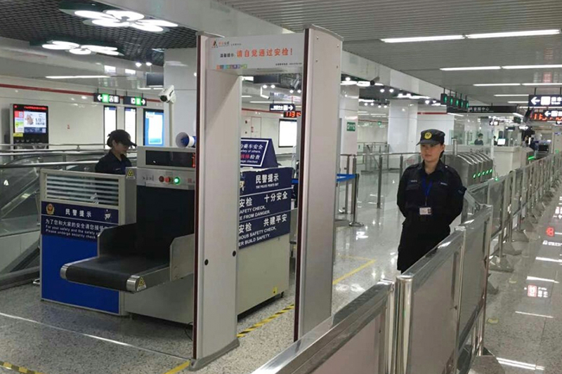 地鐵安檢現(xiàn)場