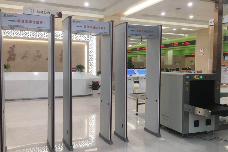 政務(wù)中心安檢現(xiàn)場(chǎng)